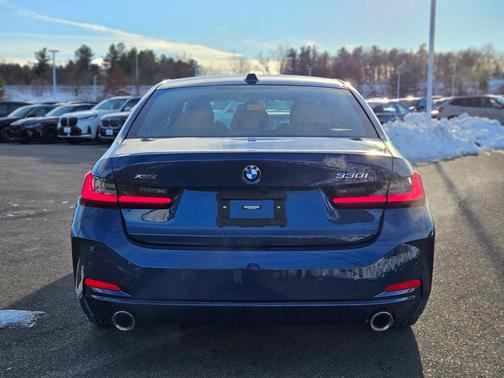 2023 BMW 330 i xDrive