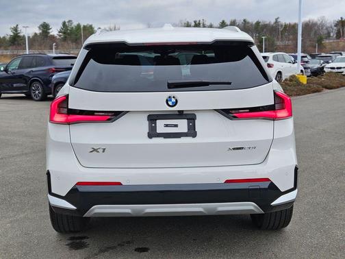 Alpine White 2025 BMW X1 xDrive28i