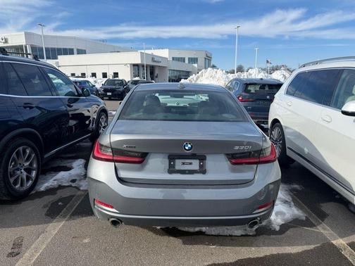 2023 BMW 330 i xDrive