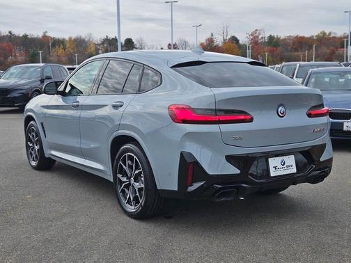 2023 BMW X4 M40i