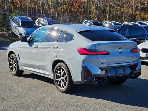 2023 BMW X4 M40i