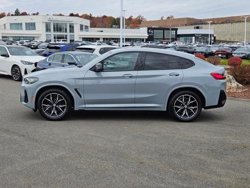 2023 BMW X4 M40i
