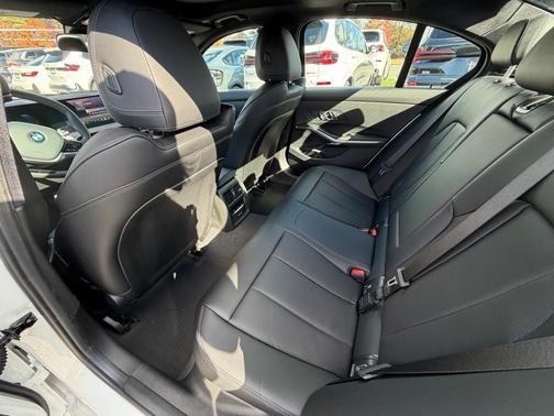 2026 BMW 330 I XDrive NA