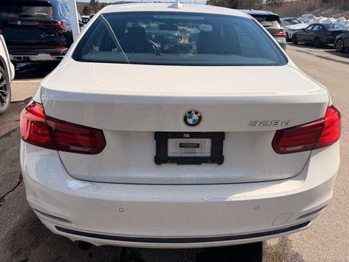 Alpine White 2018 BMW 328d Base