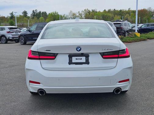 Mineral White Metallic 2023 BMW 330e xDrive