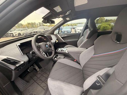 Alpine White 2026 BMW iX xDrive60
