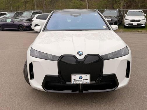 Alpine White 2026 BMW iX xDrive60
