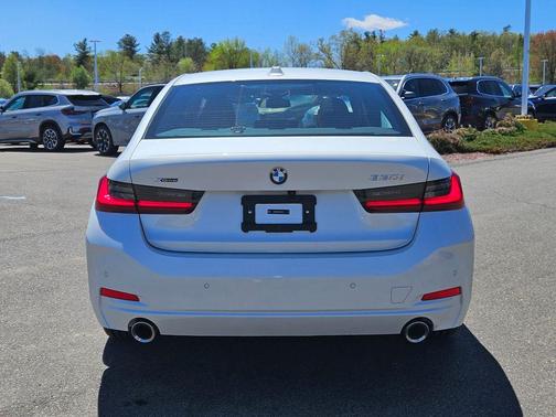Mineral White Metallic 2025 BMW 330 i xDrive