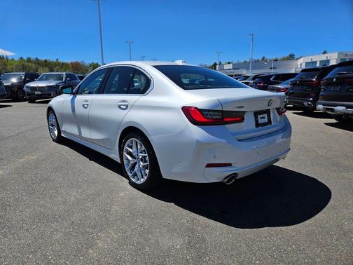 Mineral White Metallic 2025 BMW 330 i xDrive
