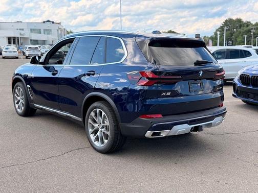Tanzanite Blue II Metallic 2026 BMW X5 xDrive40i