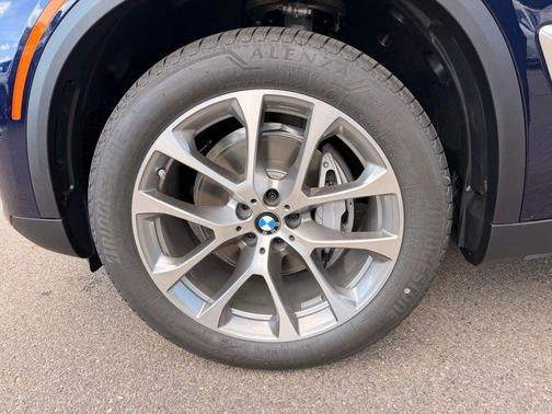 Tanzanite Blue II Metallic 2026 BMW X5 xDrive40i