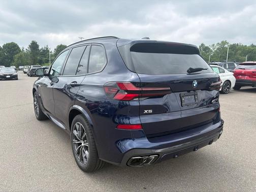 2026 BMW X5 M60i