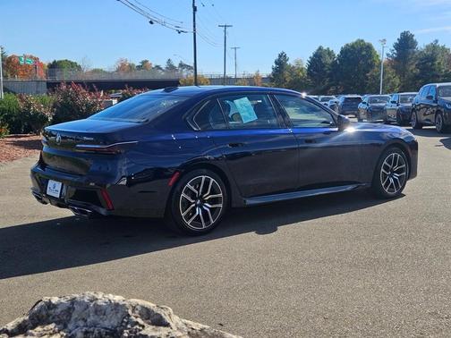 2025 BMW 760 760i xDrive