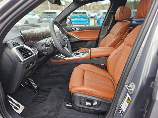 2025 BMW X7 M60i