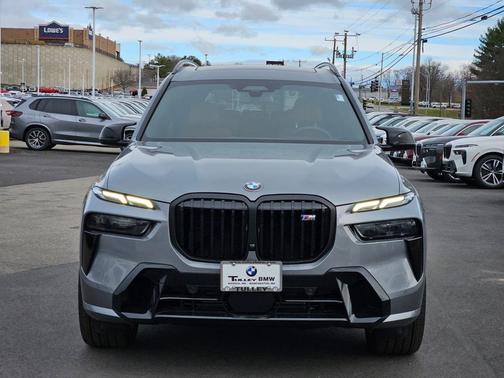 2025 BMW X7 M60i