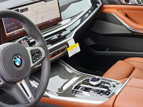 2025 BMW X7 M60i