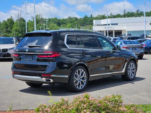 2025 BMW X7 xDrive40i