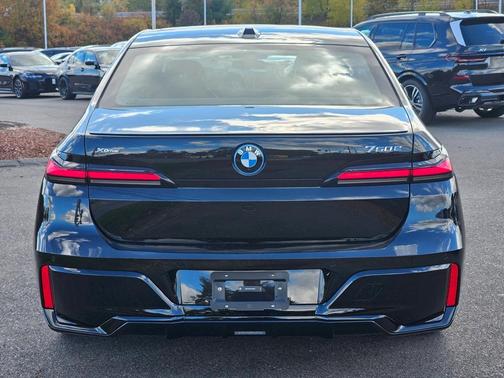 2026 BMW 750e xDrive