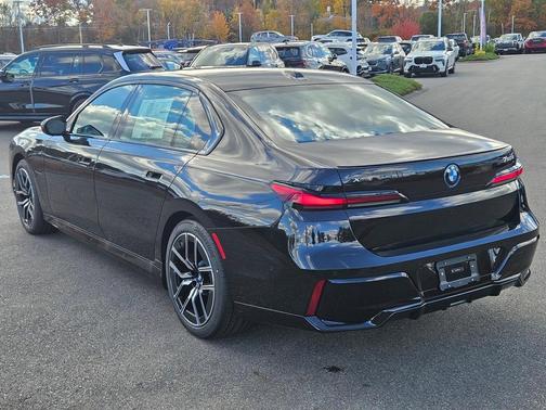 2026 BMW 750e xDrive