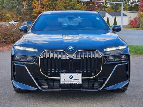 2026 BMW 750e xDrive