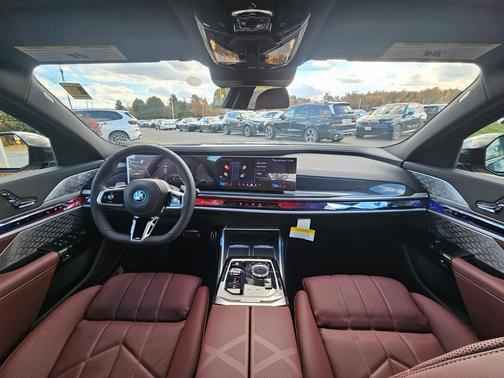 2026 BMW 750e xDrive
