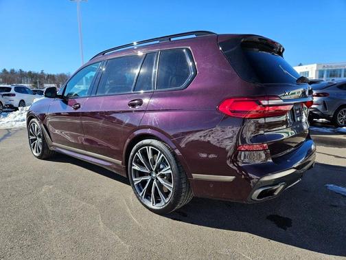 2022 BMW X7 M50i