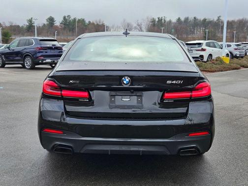 Black Sapphire Metallic 2023 BMW 540 i xDrive