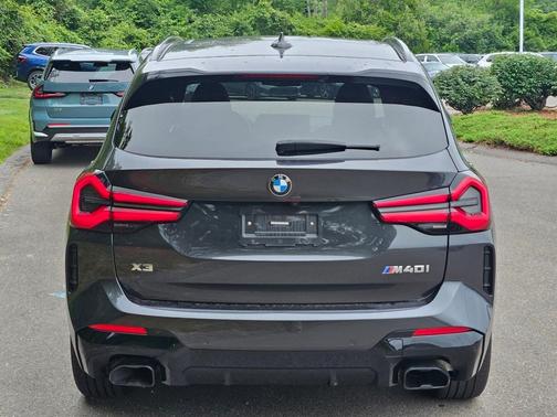 2023 BMW X3 M40i