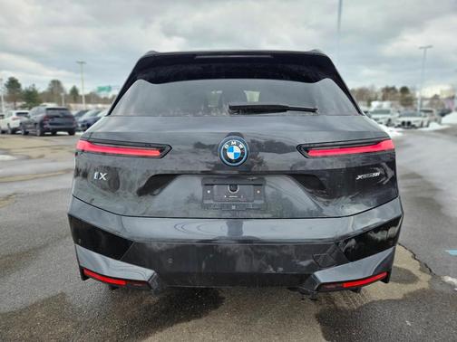 2025 BMW iX xDrive50