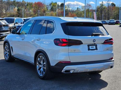 Mineral White Metallic 2026 BMW X5 PHEV xDrive50e
