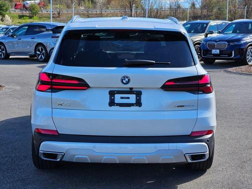 Mineral White Metallic 2026 BMW X5 PHEV xDrive50e