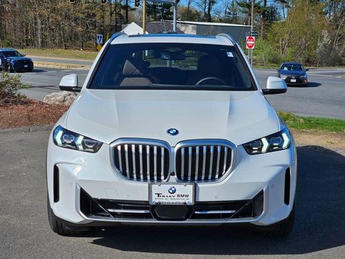 Mineral White Metallic 2026 BMW X5 PHEV xDrive50e