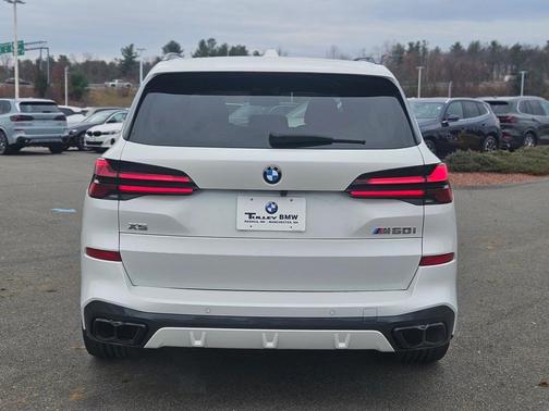 2024 BMW X5 M60i