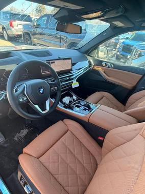 Manhattan Green Metallic 2026 BMW X5 xDrive40i