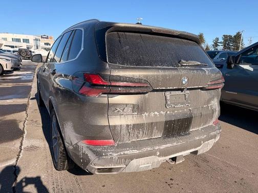 Manhattan Green Metallic 2026 BMW X5 xDrive40i
