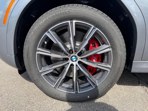 C4W 2027 BMW X6 M60i