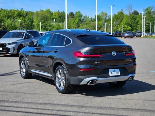 2025 BMW X4 xDrive30i