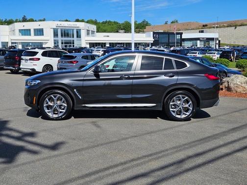 2025 BMW X4 xDrive30i