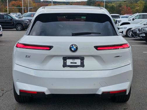 2026 BMW iX xDrive60