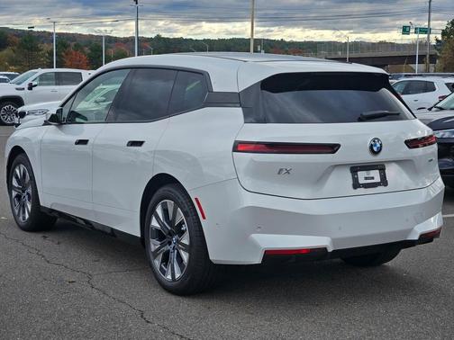 2026 BMW iX xDrive60