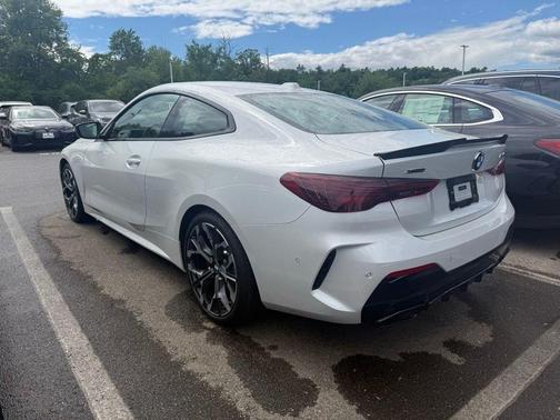 Mineral White Metallic 2026 BMW M440 i xDrive