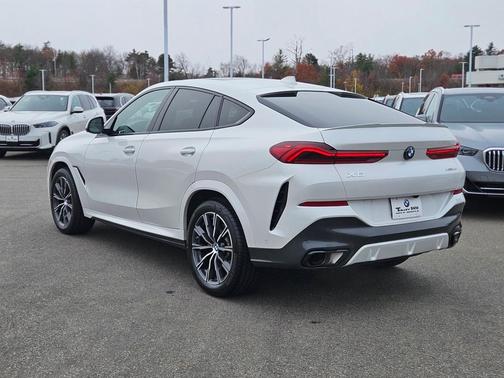 2023 BMW X6 xDrive40i