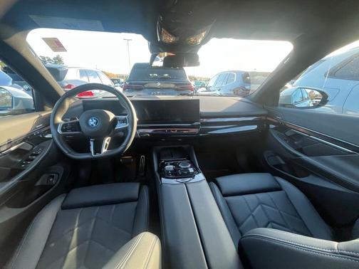 2025 BMW i5 xDrive40