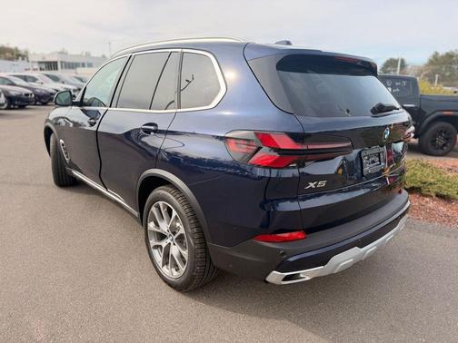 Tanzanite Blue II Metallic 2026 BMW X5 xDrive40i