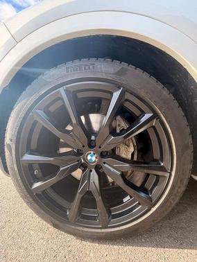 Gray Metallic 2025 BMW X5 xDrive40i