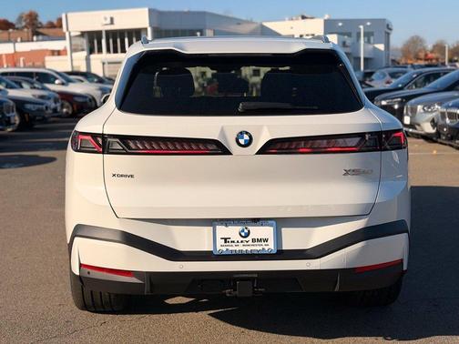 Alpine White 2027 BMW X5