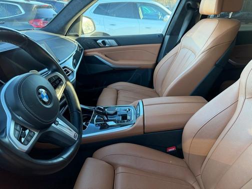 2022 BMW X7 M50i