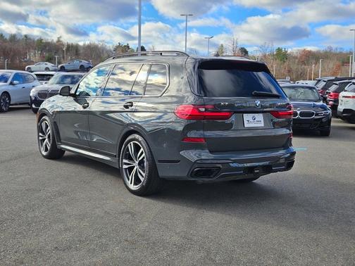 2022 BMW X7 M50i