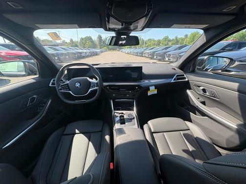 2025 BMW 330 i xDrive