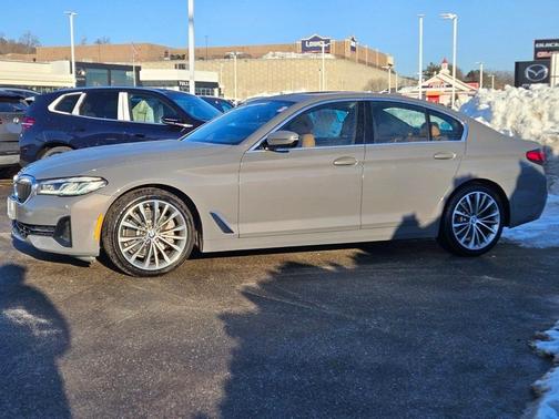 2022 BMW 530 i xDrive